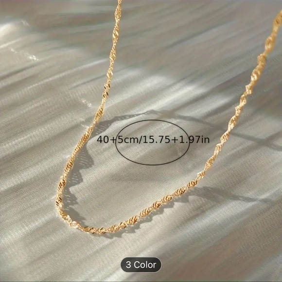NWT gold twist necklace chain - Picture 3 of 4